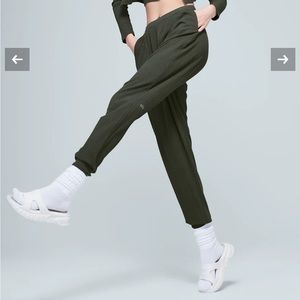 alo yoga High-Waist Ribbed Whisper Pant XS